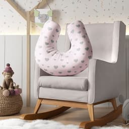 https://gdg-images.s3.sa-east-1.amazonaws.com/fotos/151356/almofada-amamentacao-coracao-rosa-e-cinza-342164.jpg