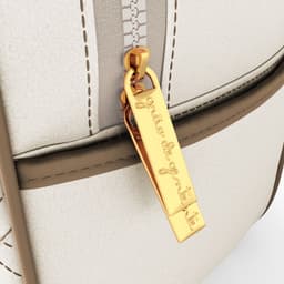 https://gdg-images.s3.sa-east-1.amazonaws.com/fotos/146583/bolsa-maternidade-bege-e-marrom-luxo-40cm-383999.jpg