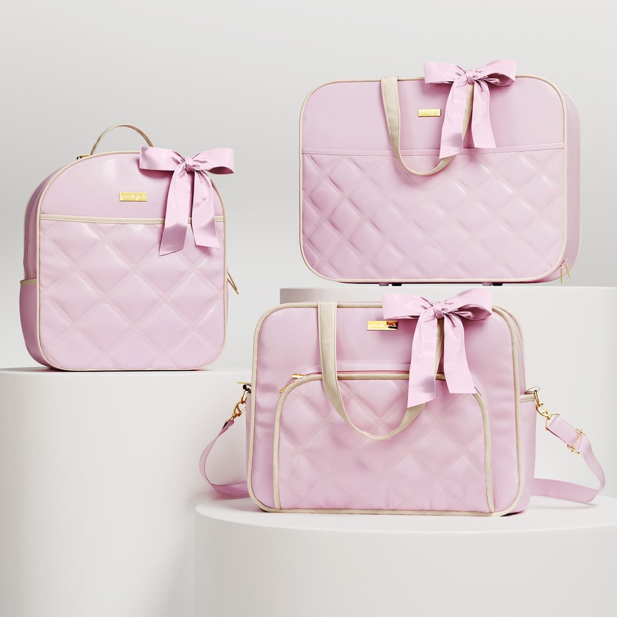 https://gdg-images.s3.sa-east-1.amazonaws.com/fotos/156412/conjunto-de-mala-bolsa-e-mochila-maternidade-rosa-e-bege-luxo-03-pcs-344686.jpg