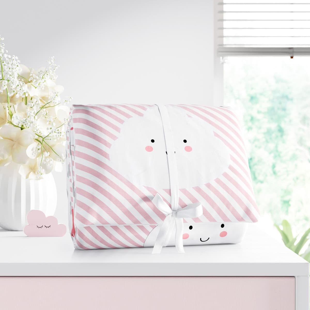 https://gdg-images.s3.sa-east-1.amazonaws.com/fotos/145962/trocador-de-fraldas-portatil-nuvem-de-algodao-rosa-73x40cm-362859.jpg